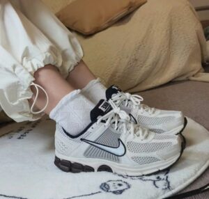 Giay Nike Air Zoom Vomero 5 'Phantom' FJ2028-001