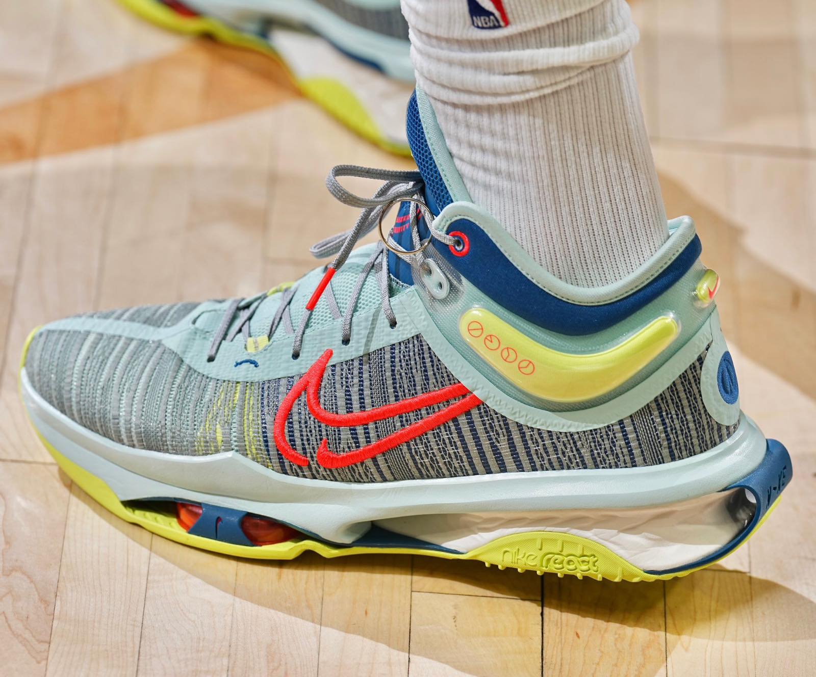 Hinh anh 2: Nike GT Jump 2 - dien hinh cua giay bong ro cong nghe cai tien