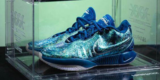 Nike LeBron 21: chạm tới đam mê bóng rổ Hinh anh 3: Nike LeBron 21: cham toi dam me bong ro