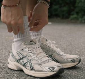 Giay Asics Gel 1130 x Kith 'Cream Scarab' 1203A565-100