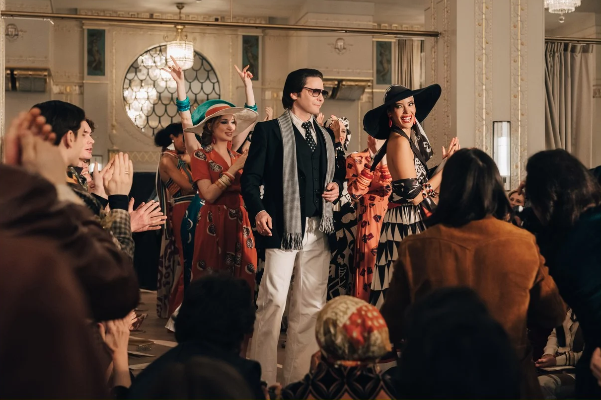 Hinh anh 5: Becoming Karl Lagerfeld: Huyen thoai duoc tai hien tren man anh