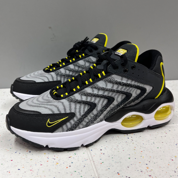 Giay Nike Air Max TW 'Black Speed Yellow' DQ3984-005