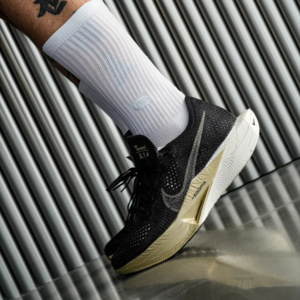 Giay Nike ZoomX Vaporfly 'Black Gold' DV4130-002