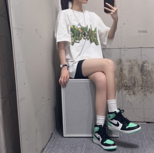 Giay Nike Air Jordan 1 Retro High 'Green Glow' DZ5485-130