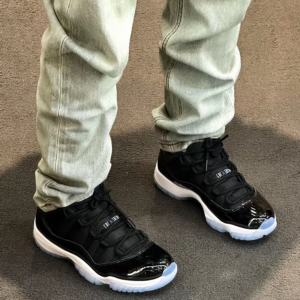 Giay Nike Air Jordan 11 Retro Low GS 'Space Jam' FV5121-004