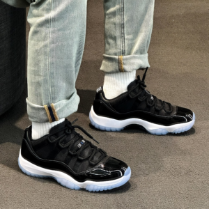 Giay Nike Air Jordan 11 Retro Low GS 'Space Jam' FV5121-004