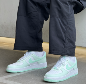 Giay Nike Air Force 1 'Barely Green Mint Foam' FZ4123-394