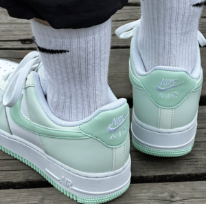 Giay Nike Air Force 1 'Barely Green Mint Foam' FZ4123-394