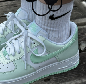 Giay Nike Air Force 1 'Barely Green Mint Foam' FZ4123-394