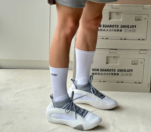 Giay Adidas Harden Vol. 8 'White Party' IE2696