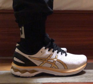 Giay Asics Gel Kayano 27 'White Golden Red' 1011B174-100