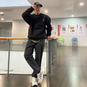 Giay Asics Jog 100S 2E Wide 'White Black' 1201A967-100