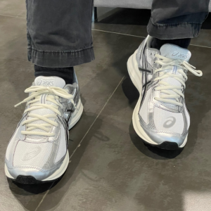 Giay Asics Jog 100S 2E Wide 'White Black' 1201A967-100