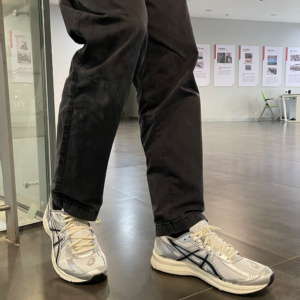 Giay Asics Jog 100S 2E Wide 'White Black' 1201A967-100