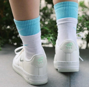 Giay Nike Air Force 1 '07 SE 'Liquid Metal' FN8540-100