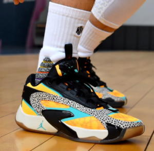 Giay Nike Air Jordan Luka 2 'The Pitch' FQ9044-800