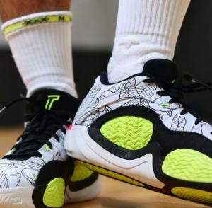 Giay Nike Air Jordan Tatum 2 'Momma's Boy' FZ8824-100