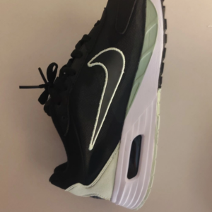 Giay Nike Air Max Solo 'Black Mica Green' DX3666-005