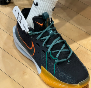 Giay Nike Air Zoom GT Cut 3 'Nike University' DV2913-001