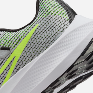 Giay Nike Air Zoom Pegasus 40 'Wolf Grey Volt' DV3853‑004