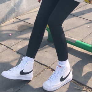 Giay Nike Blazer Mid '77 GS 'White Black' DA4086-100