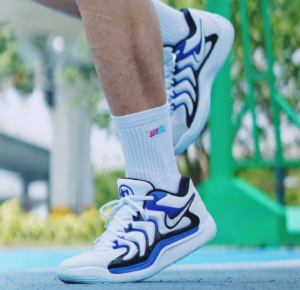 Giay Nike KD17 EP 'White Game Royal' FJ9488-100