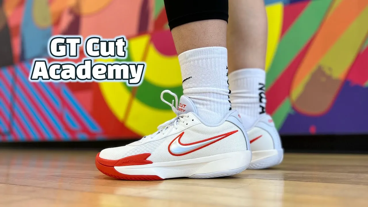 Nike GT Cut Academy: Doi giay bong ro gia re tot nhat cua nam?