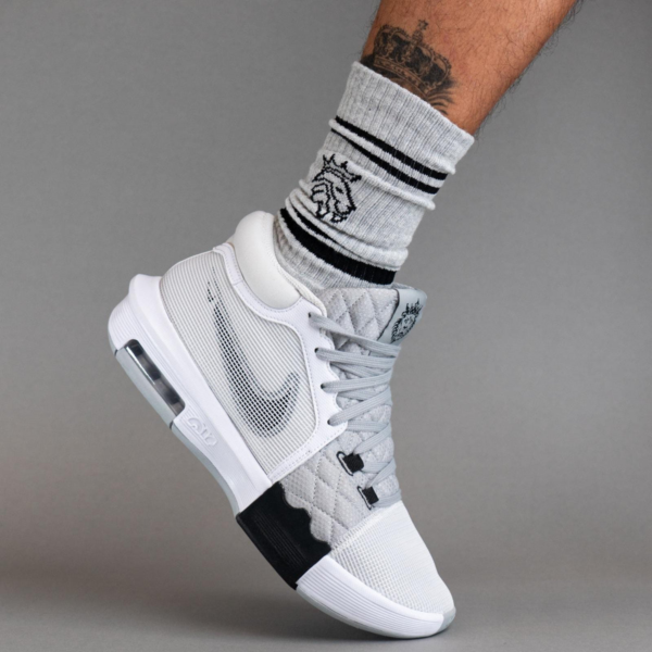Giay Nike LeBron Witness 8 'White Smoke Grey' FB2239-100
