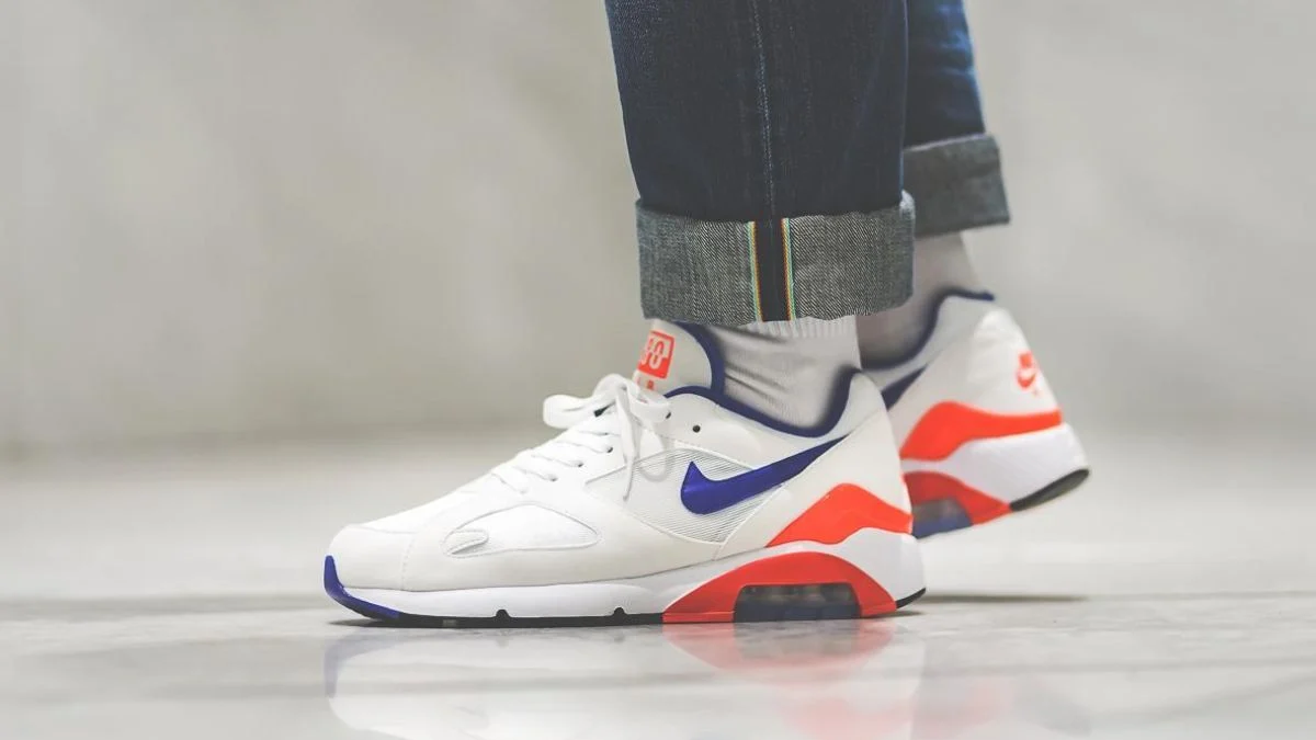 Hinh anh 1: Giai ma su khac biet giua Air 180 ‘Ultramarine’ 2018 va 2024