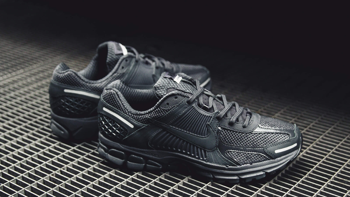 Nike Vomero 5: Mọi thứ bạn cần biết về size giày và cách phối đồ Hinh anh 2: Nike Vomero 5: Moi thu ban can biet ve size giay va cach phoi do