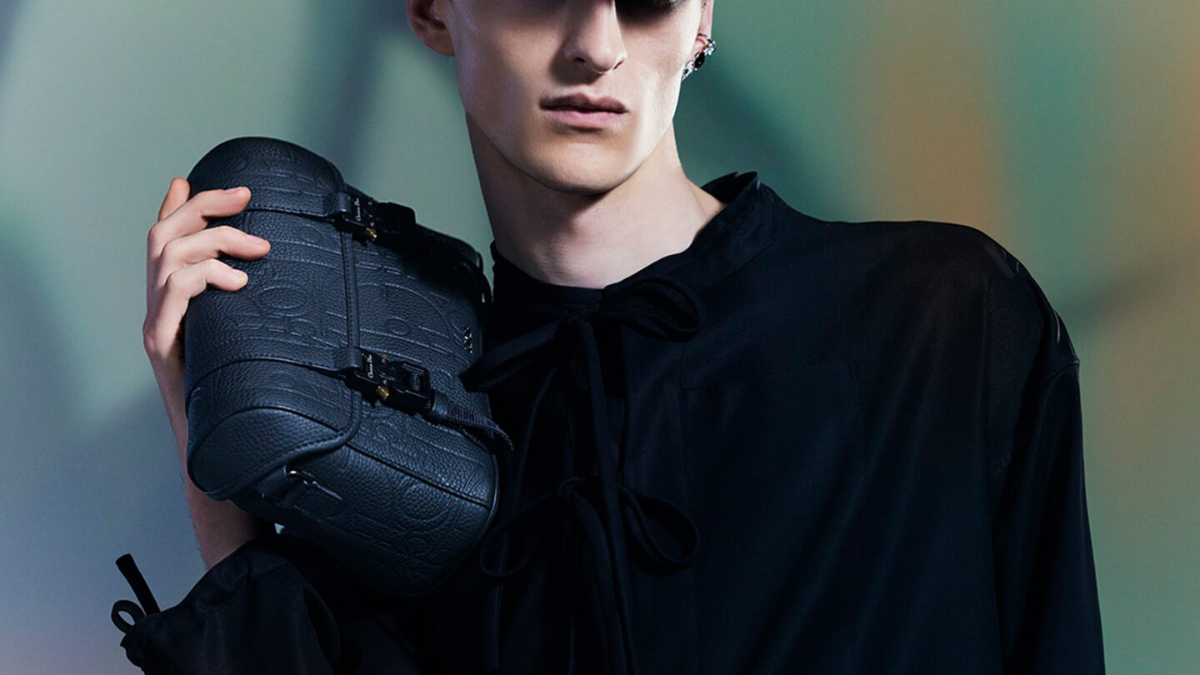 Kim Jones nâng tầm thời trang nam Dior với phụ kiện Dior Gravity Hinh anh 2: Kim Jones nang tam thoi trang nam Dior voi phu kien Dior Gravity