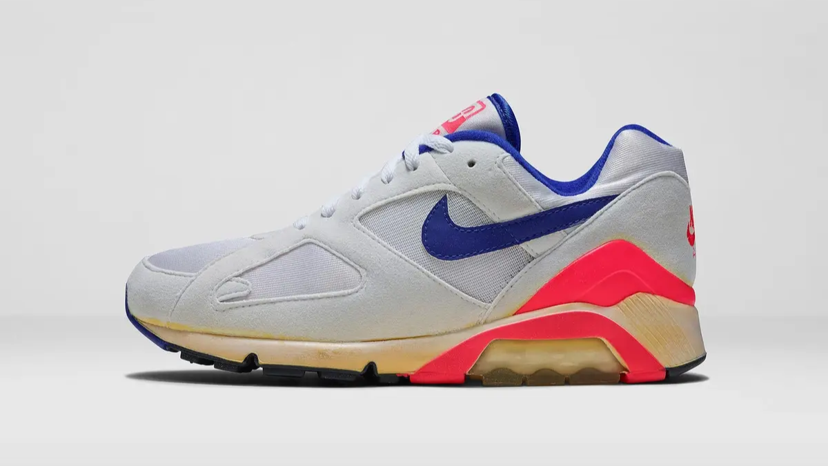 Hinh anh 4: Giai ma su khac biet giua Air 180 ‘Ultramarine’ 2018 va 2024