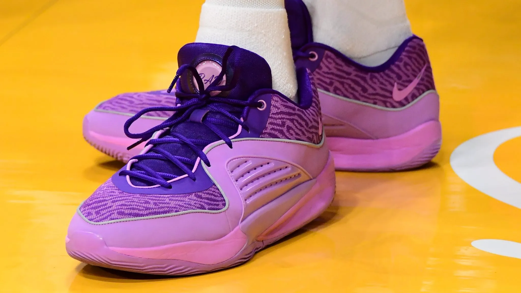 Hinh anh 3: Top 10 mau giay bong ro co thap tot nhat 2024