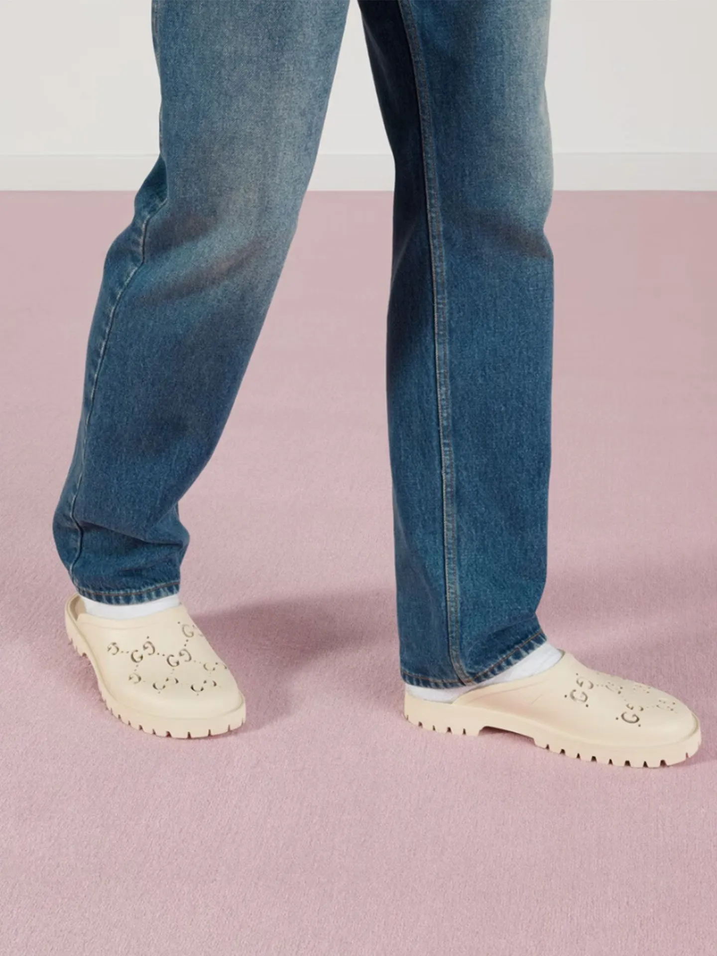 Top 12 mẫu sandal nam đẹp nhất dành cho mùa hè thoải mái Hinh anh 11: Top 12 mau sandal nam dep nhat danh cho mua he thoai mai