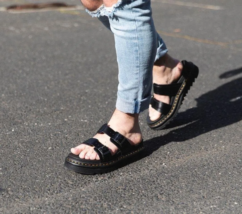 Top 12 mẫu sandal nam đẹp nhất dành cho mùa hè thoải mái Hinh anh 10: Top 12 mau sandal nam dep nhat danh cho mua he thoai mai