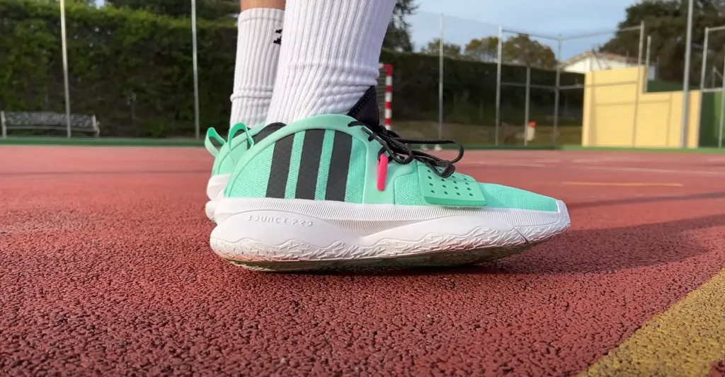 Hinh anh 4: Top 8 mau giay bong ro adidas duoc ua chuong nhat 2024