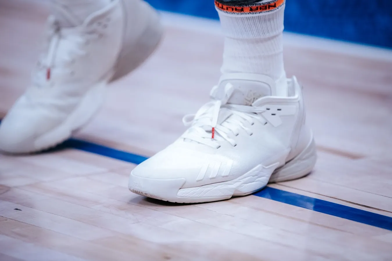 Hinh anh 9: Top 8 mau giay bong ro adidas duoc ua chuong nhat 2024