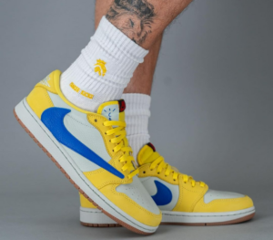 Giay Nike Air Jordan 1 Retro x Travis Scott 'Canary' DZ4137-700