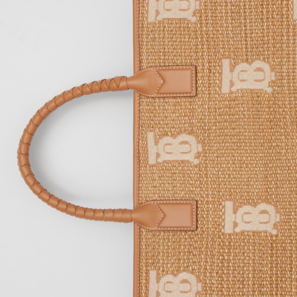 Tui Burberry Large Freya Tote 'Natural' 80523561
