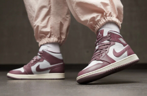 Giay Nike Air Jordan 1 Mid 'Sky J Mauve' BQ6472-050