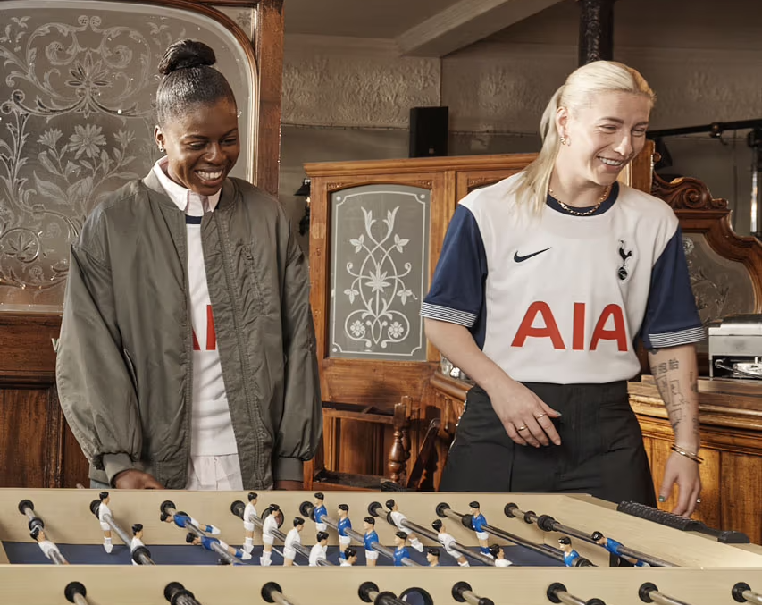 Phien ban co dien nhung van day moi la cua ao dau Tottenham Hotspur