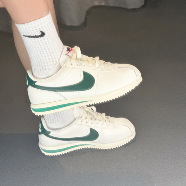 Giay Nike Cortez 'Sail Stadium Green' DM4044-104