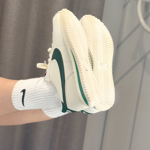 Giay Nike Cortez 'Sail Stadium Green' DM4044-104