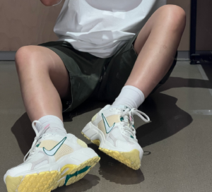 Giay Nike Zoom Vomero 5 'Malachite Alabaster' FN8361-100