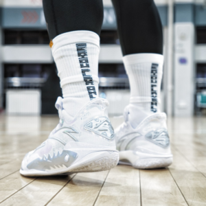 Giay Anta Kyrie Irving x Shock Wave 5 'Inheritance' 112331106-7