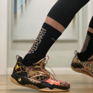 Giay Anta Kyrie Irving x Shock Wave 5 Pro 'Feline' 112411111-3