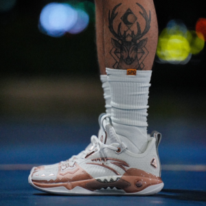 Giay Anta Kyrie Irving x Shock Wave 5 Pro 'Finals' 112331111-3