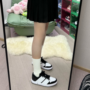 Giay Nike Air Jordan NU Retro 1 Low GS 'White Black' FB4412-100