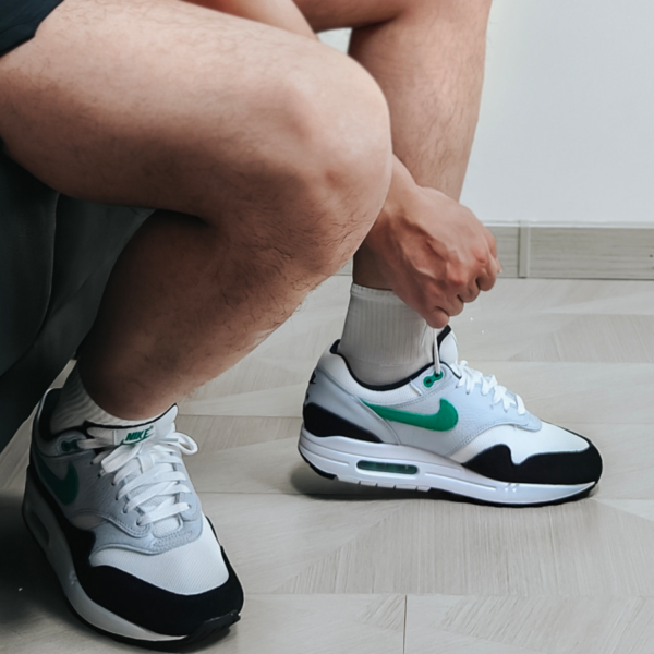 Giay Nike Air Max 1 'Black Stadium Green' FN6952-100