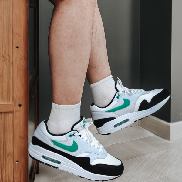 Giay Nike Air Max 1 'Black Stadium Green' FN6952-100